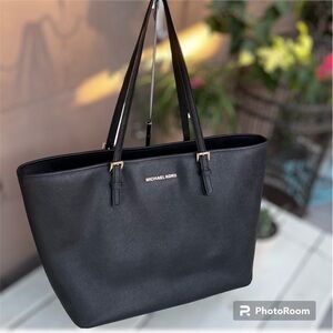 Jetset Authentic Michael Kors Black shoulder Sofiano Leather Work Vacation Bag